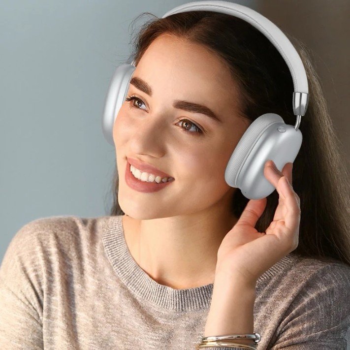 P9 Wireless Bluetooth Headphones – Stylish Over-Ear Headset with Mic
